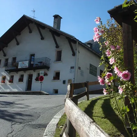 Chalet-ski-station